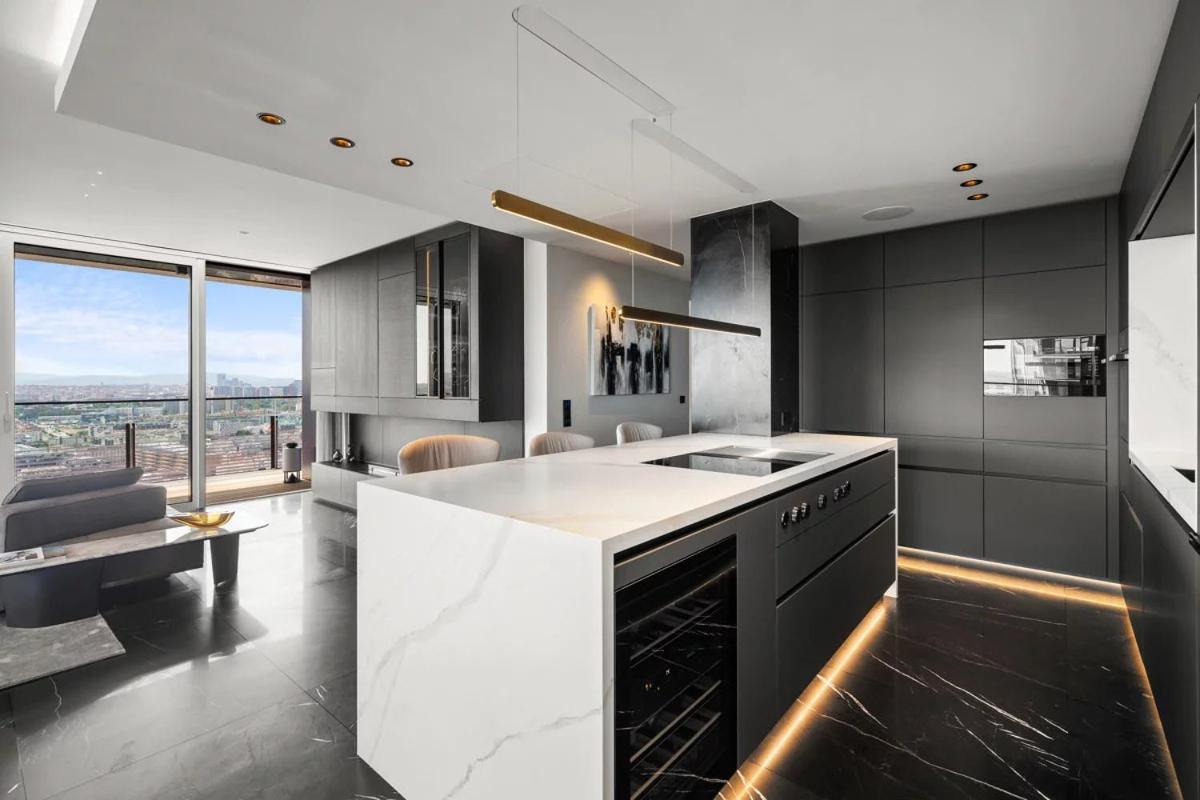 Luxurious Penthouse Triiiple Towers - What'app - 0034-656-619-782 - For Reservations! * Wien