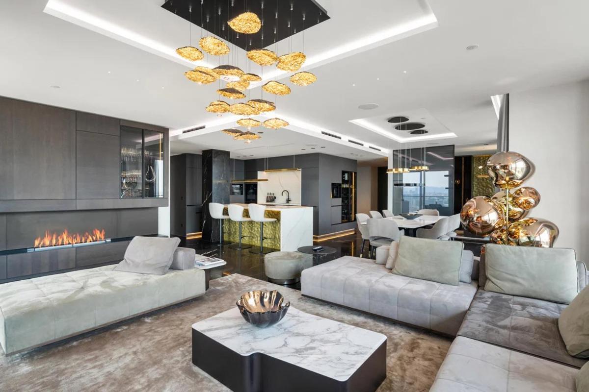 Luxurious Penthouse Triiiple Towers - What'app - 0034-656-619-782 - For Reservations! Apartment
